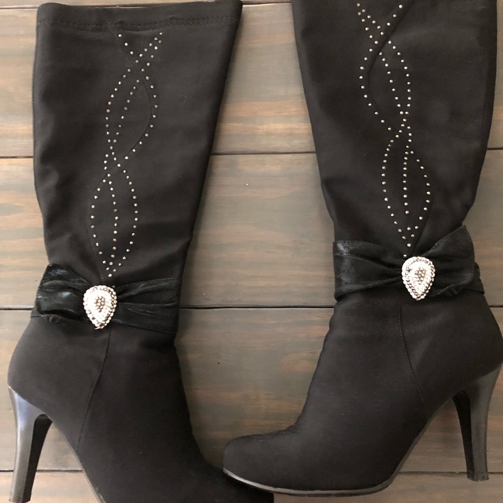 Black boots